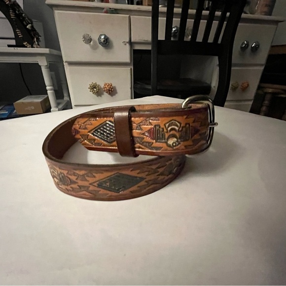 VTG Handtooled Southwestern Leather Belt - Picture 2 of 10
